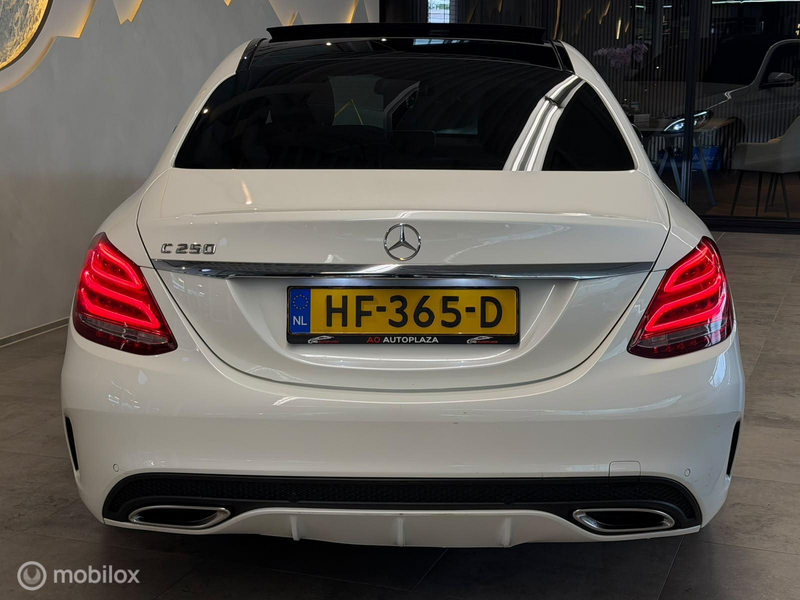 Mercedes-Benz C 250 AMG Line Panorama/Keyless/Leder/NAP — photo 9