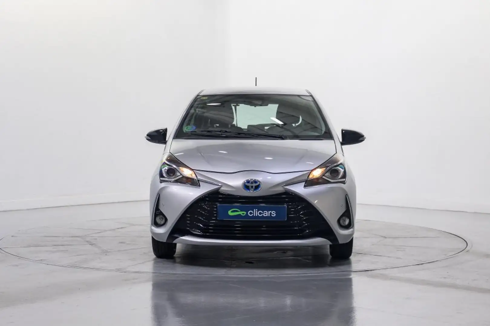 Toyota Yaris HSD 1.5 Active Plateado - 2