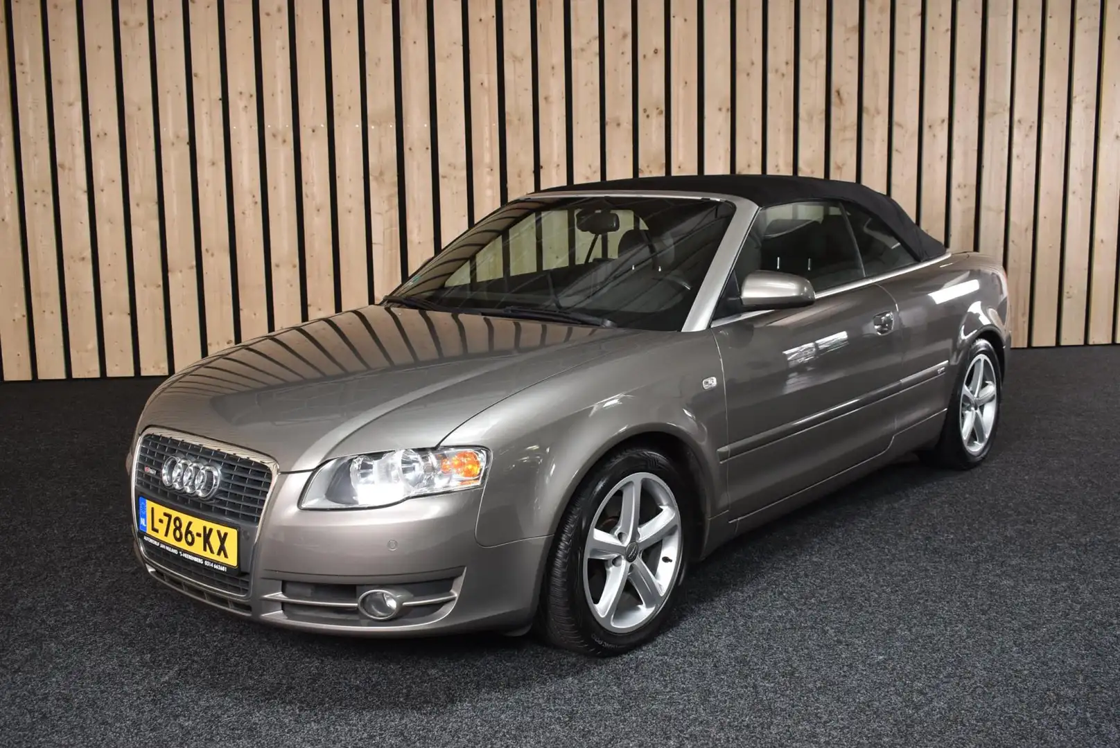 Audi A4 Cabriolet 1.8 Turbo 106dkm 150pk Clima PDC V+A S-l Gri - 2