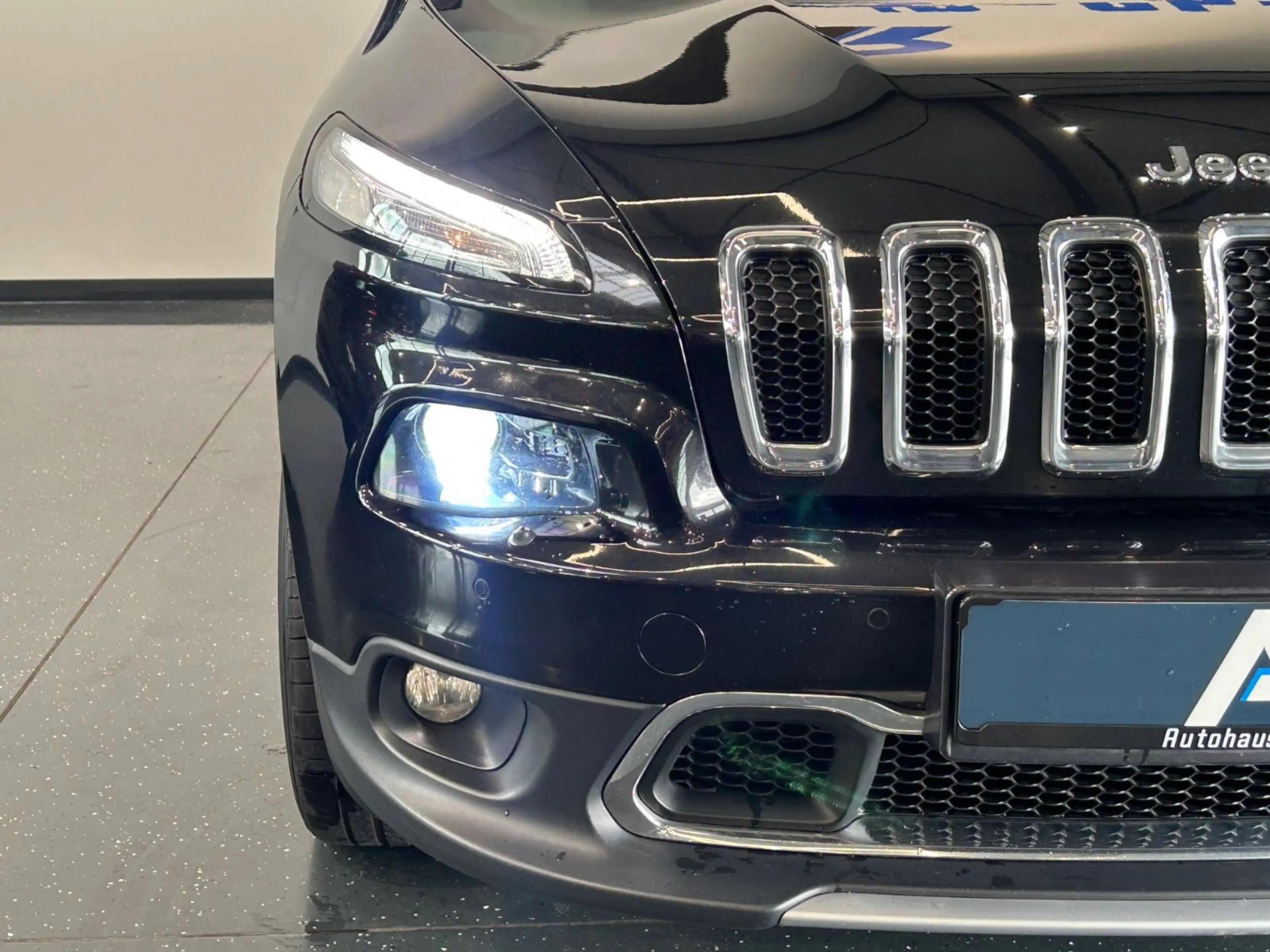 Jeep Cherokee Limited 4WD*LED*LEDER*NAVI*KAMERA* — photo 10