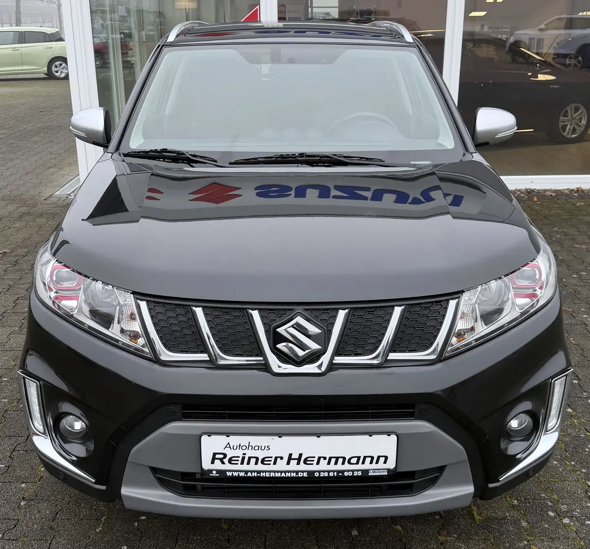 Suzuki Vitara S 1.4 Boosterjet ALLGRIP NAVI SITZHEIZUNG ALU AHK Black - 2