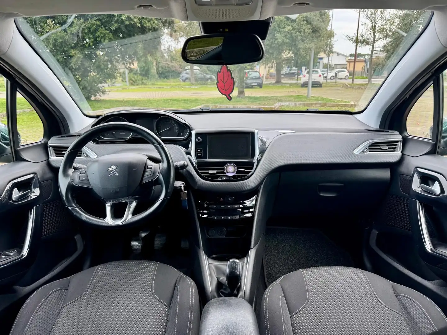 Peugeot 208 allure - 1