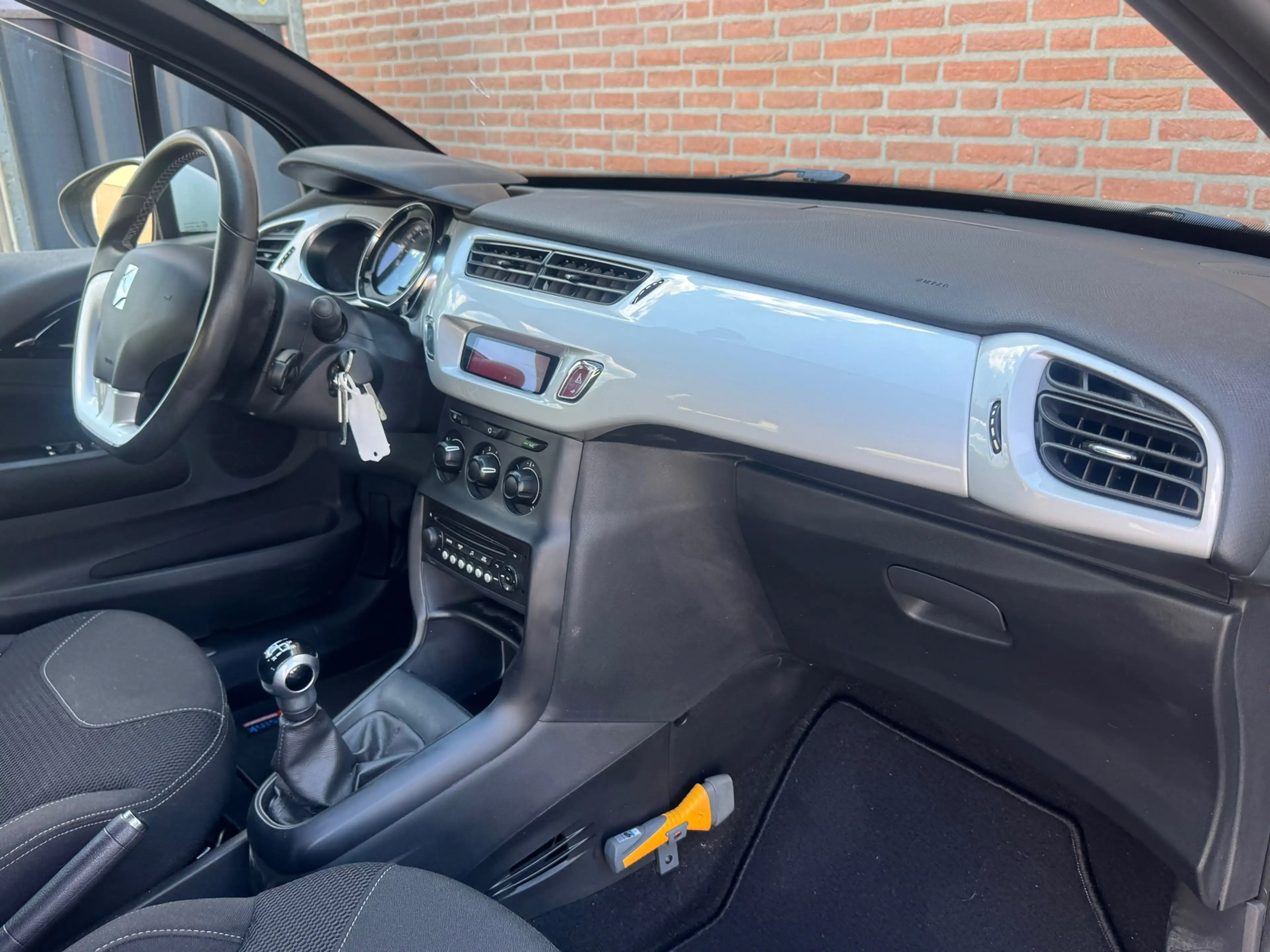 Citroen DS3 1.2 PureTech Chic 82PK! NL AUTO NAP! 2e eigenaar l — photo 13