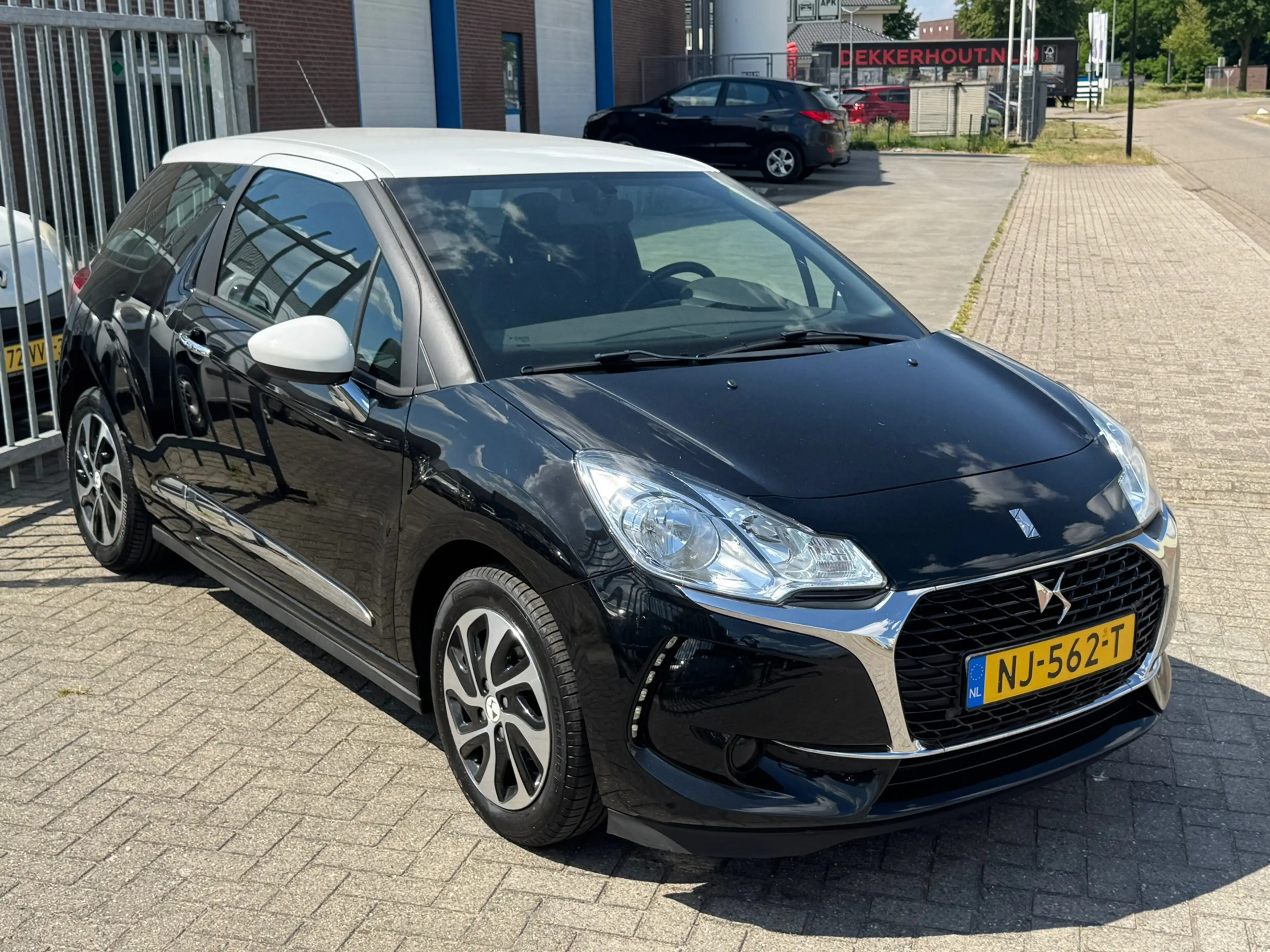 Citroen DS3 1.2 PureTech Chic 82PK! NL AUTO NAP! 2e eigenaar l — photo 3