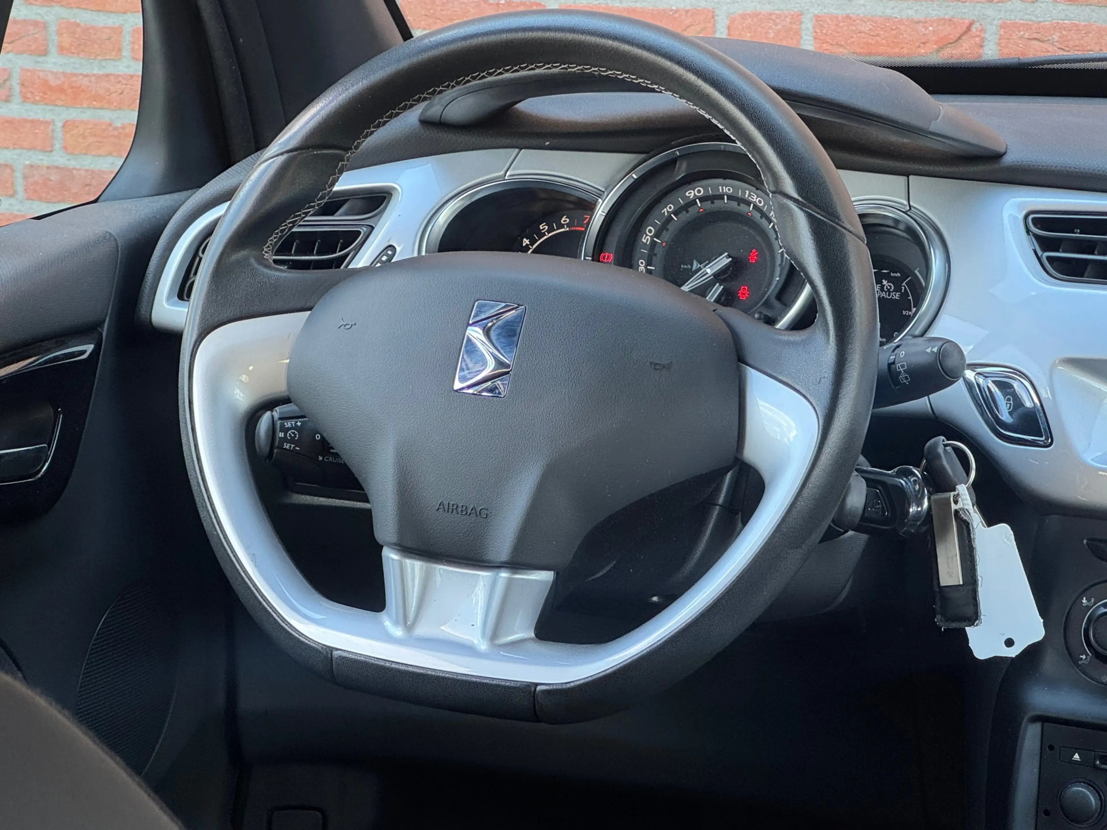 Citroen DS3 1.2 PureTech Chic 82PK! NL AUTO NAP! 2e eigenaar l — photo 26