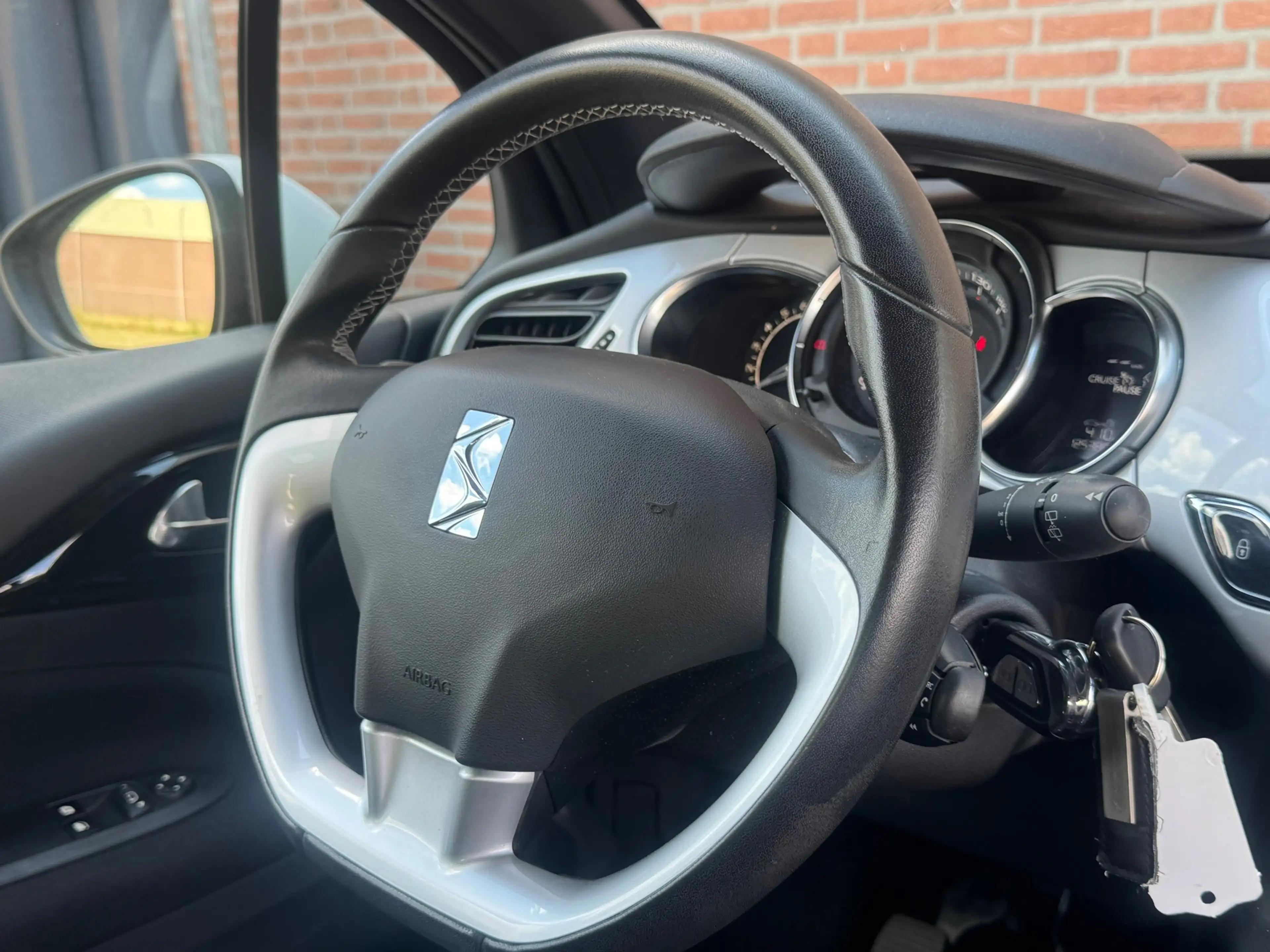Citroen DS3 1.2 PureTech Chic 82PK! NL AUTO NAP! 2e eigenaar l — photo 25