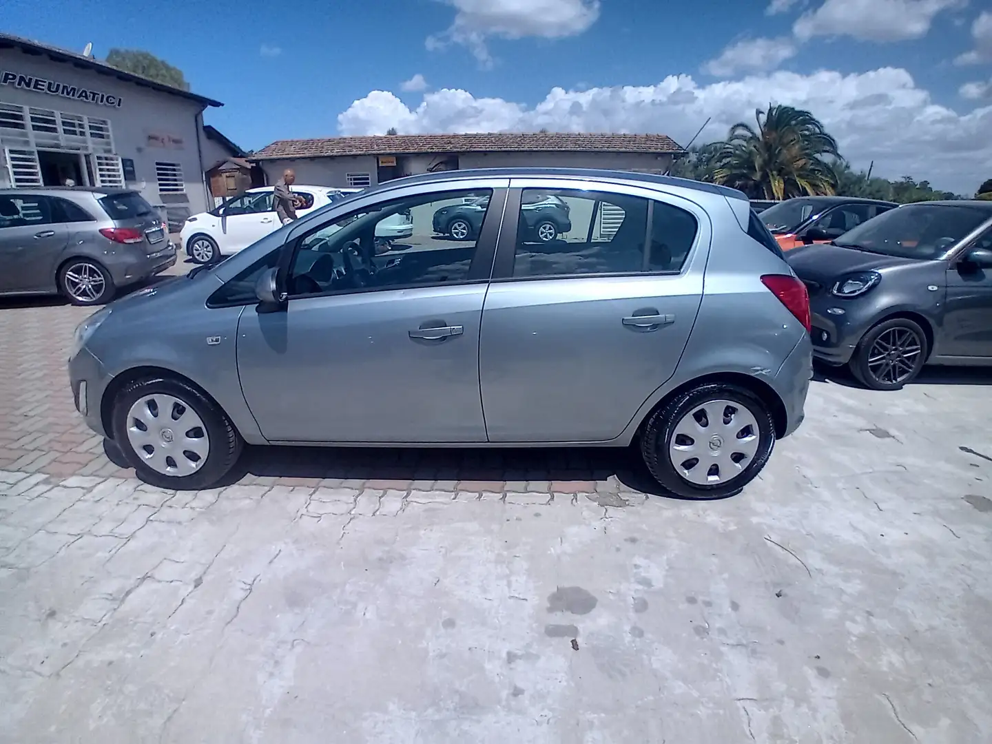 Opel Corsa Corsa 5p 1.2 Cosmo 85cv Grijs - 2