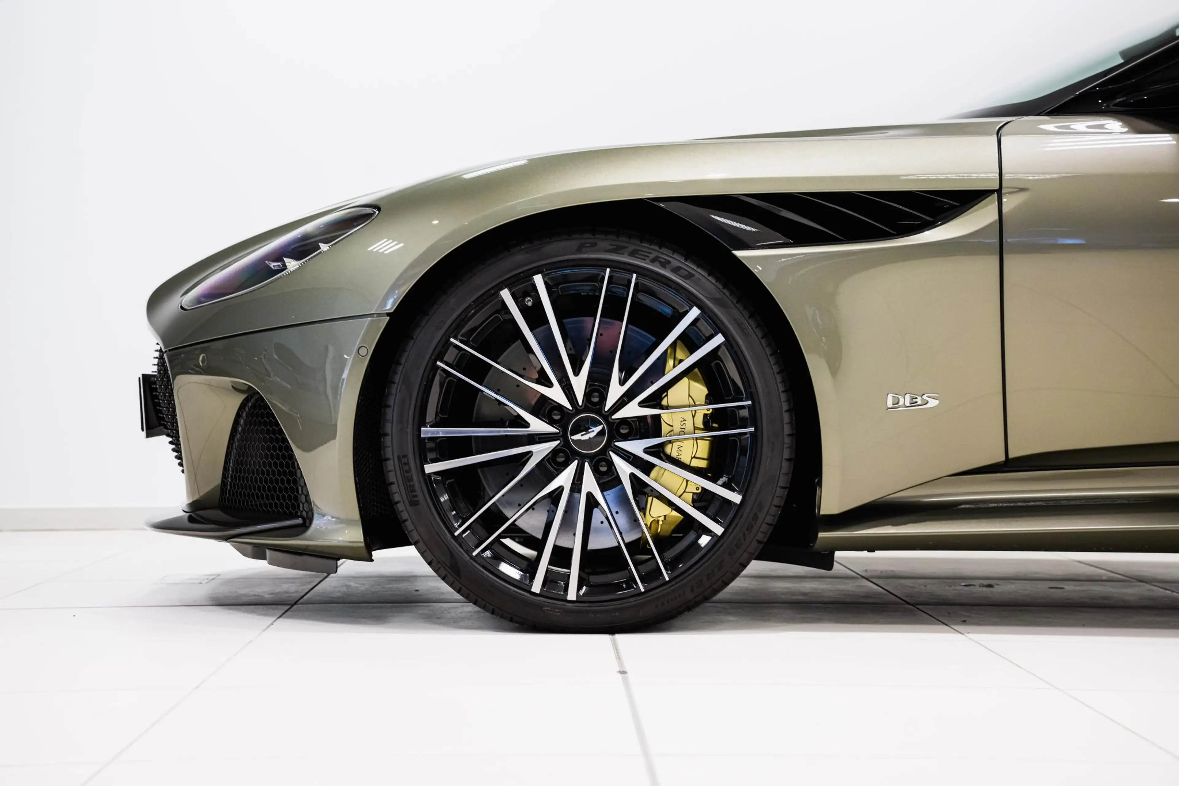 Aston Martin DBS Volante 5.2 V12 Superleggera | 1e eigenaar | Incl — photo 12