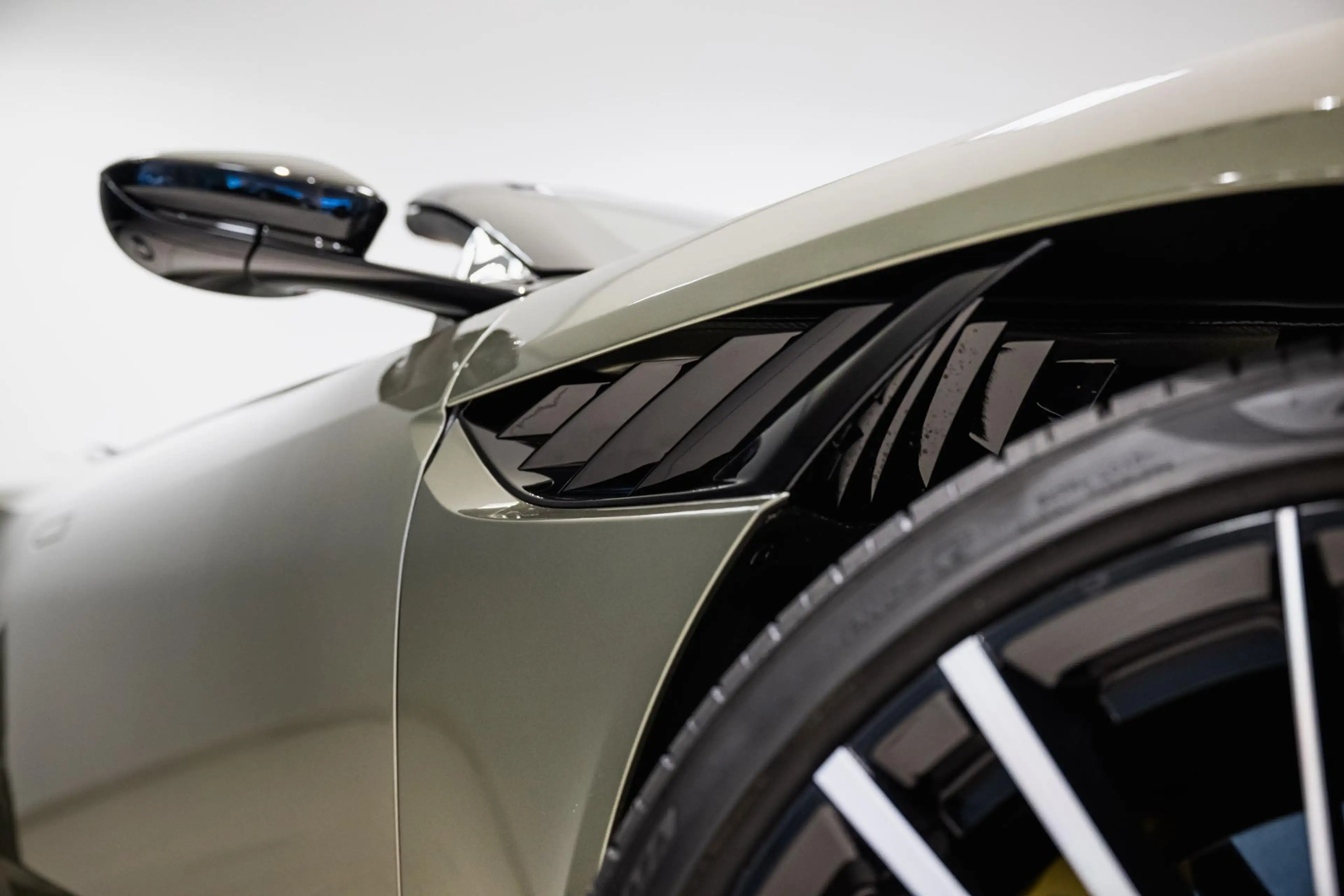 Aston Martin DBS Volante 5.2 V12 Superleggera | 1e eigenaar | Incl — photo 8