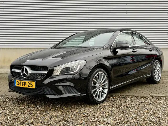 Mercedes-Benz CLA 200 Ambition Automaat [ fm navi,cruise,18``lmv,pdc,tre