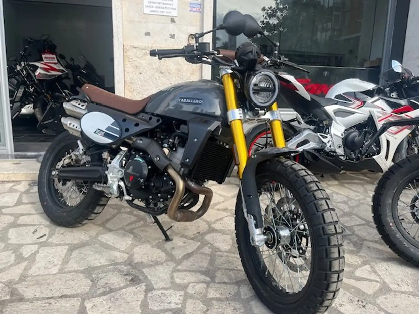 Fantic Caballero 500 BLACK FRIDAY DELUXE km.0 "SENZA PERMUTA" Gris - 1