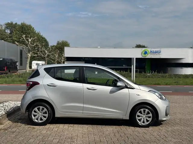 Hyundai I10 view 8