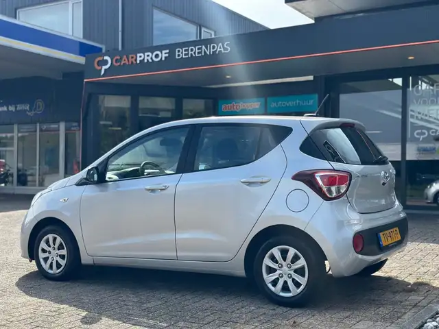 Hyundai I10 view 10