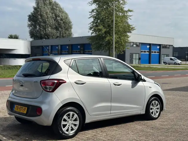 Hyundai I10 view 2