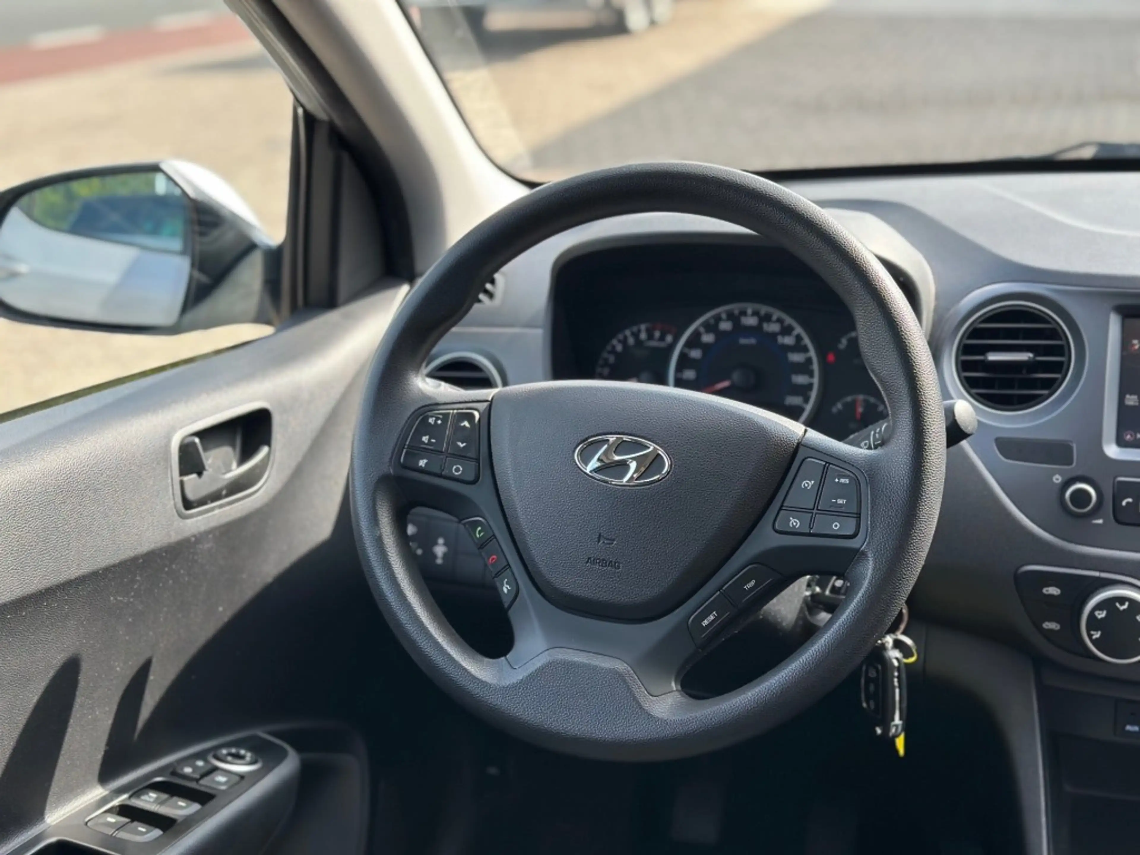 Hyundai i10 1.0I Comfort '' Infotainmentsystem - USB - CC - El — photo 4
