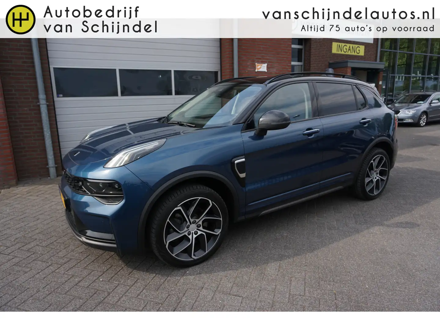 Lynk & Co 01 1.5 261PK! BLACKLINE PAKKET! 360CAMERA! 6,6KWH LAD Blauw - 1