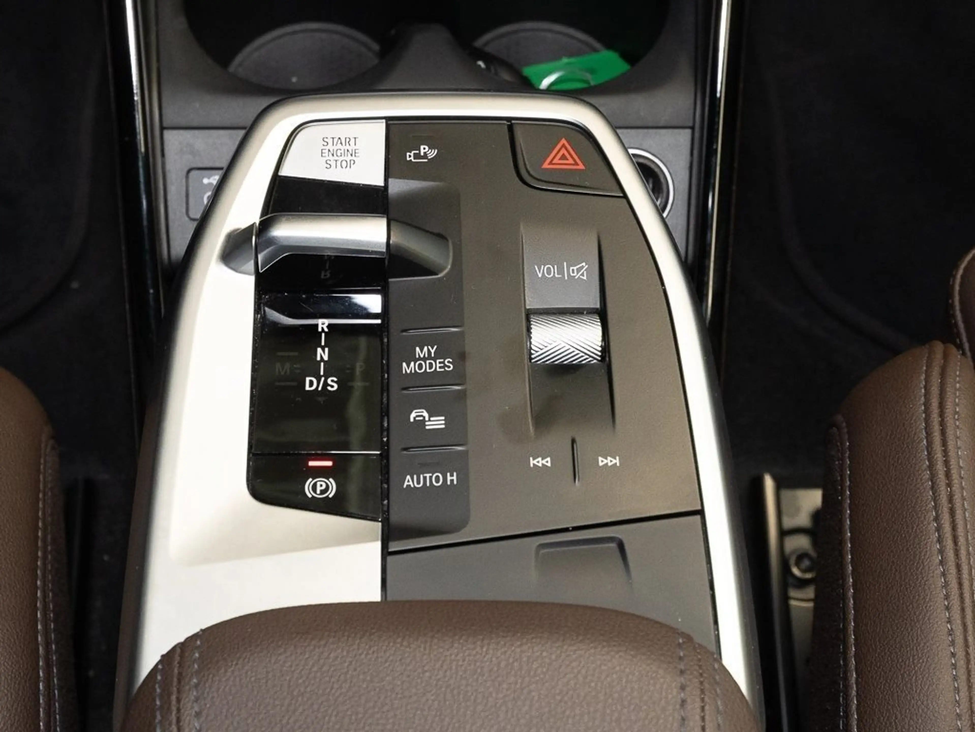 BMW 225 e xDrive Active Tourer Luxury Line HUD ACC — photo 11