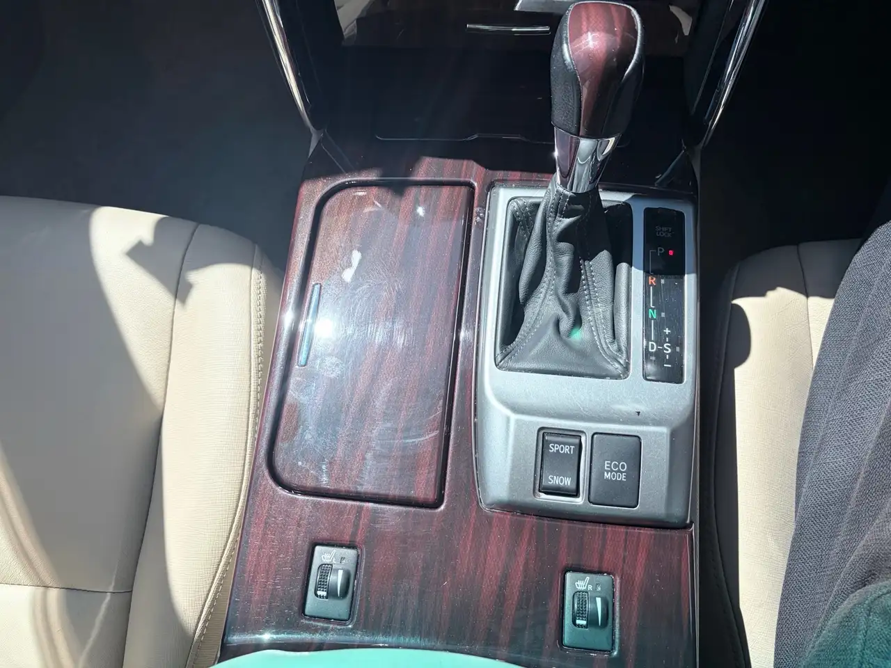 Toyota Crown снимка Toyota Crown
