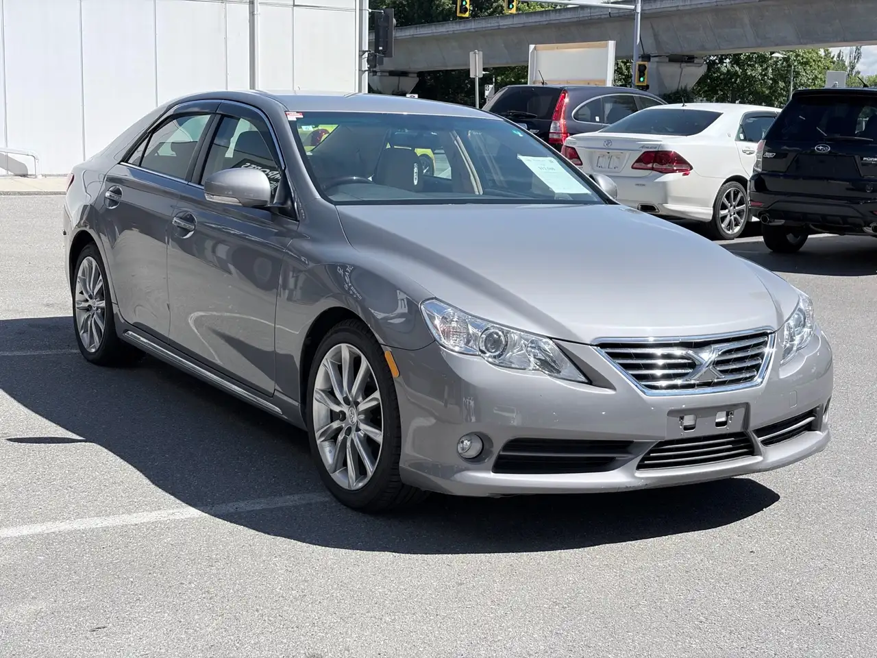Toyota Crown снимка Toyota Crown