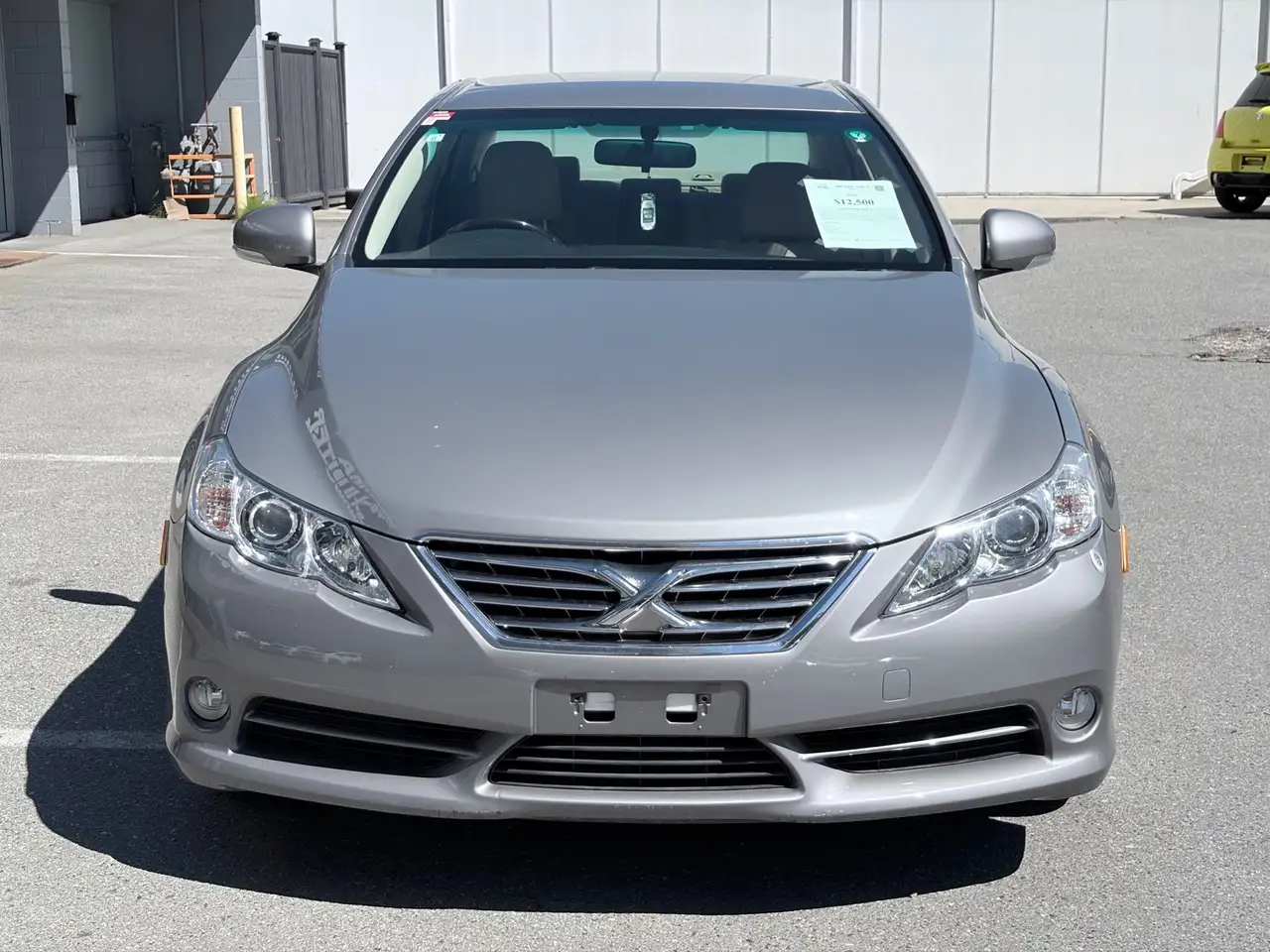 Toyota Crown снимка Toyota Crown
