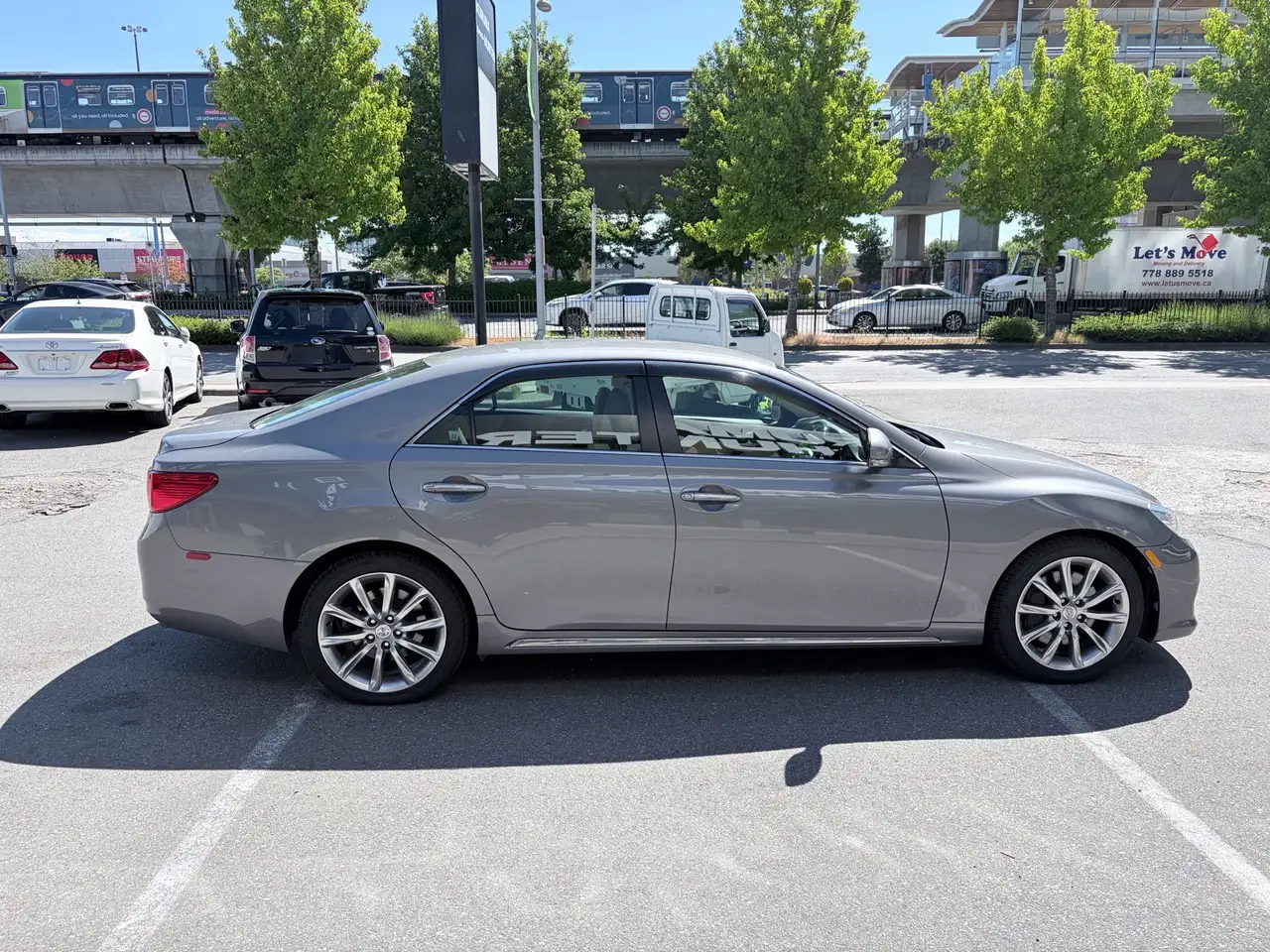 Toyota Crown снимка Toyota Crown