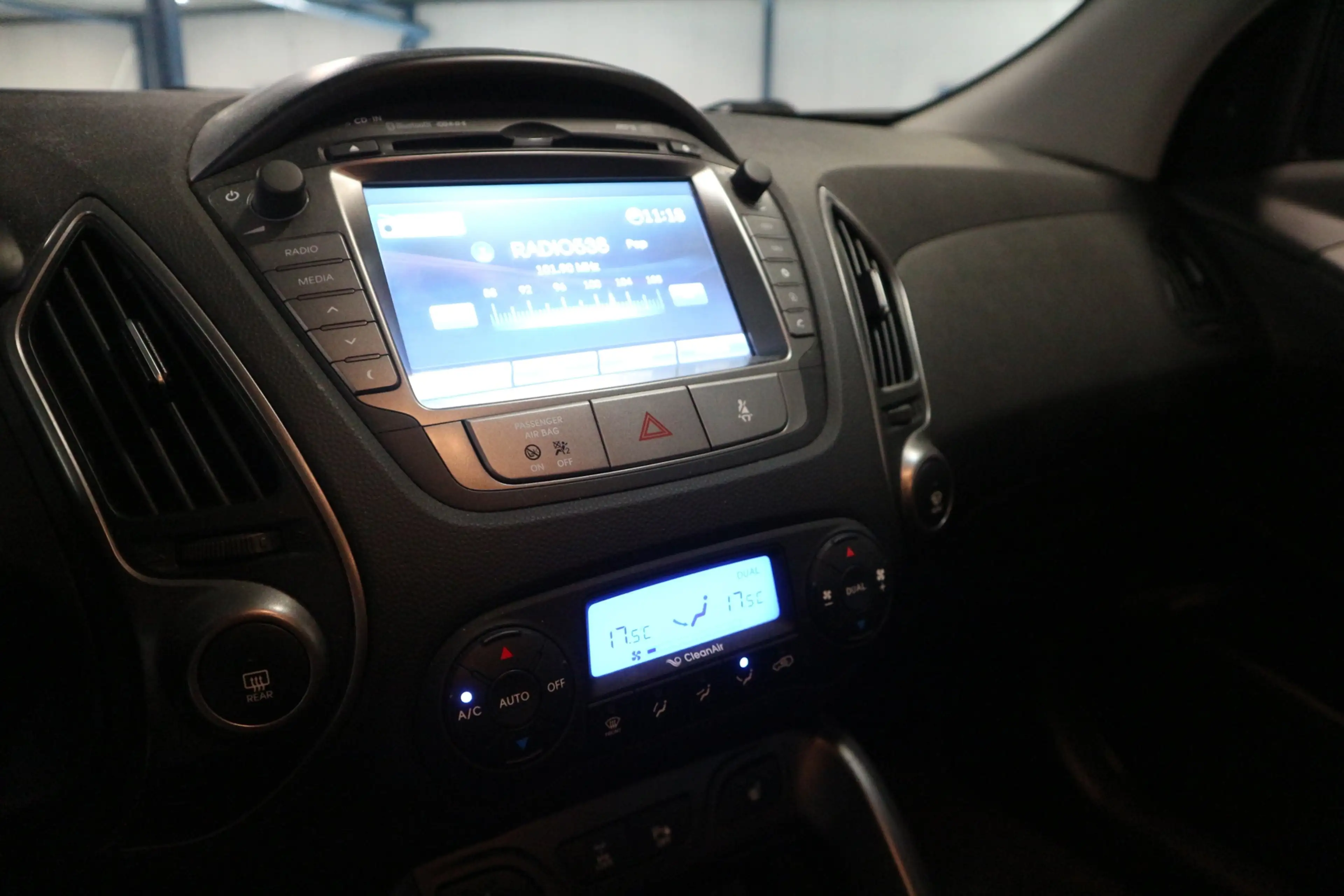 Hyundai iX35 2.0i 4WD Business Edition / NAV / STUUR VERWARMING — photo 15