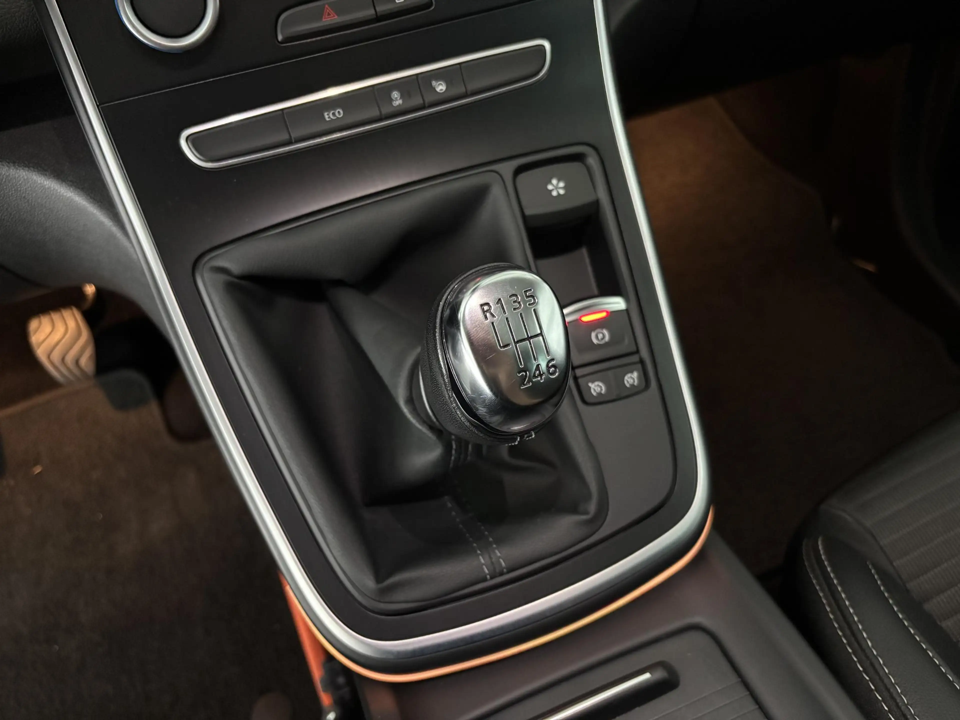 Renault Scenic 1.2 TCe Collection | TREKHAAK - 1850KG | DEALER ON — photo 13
