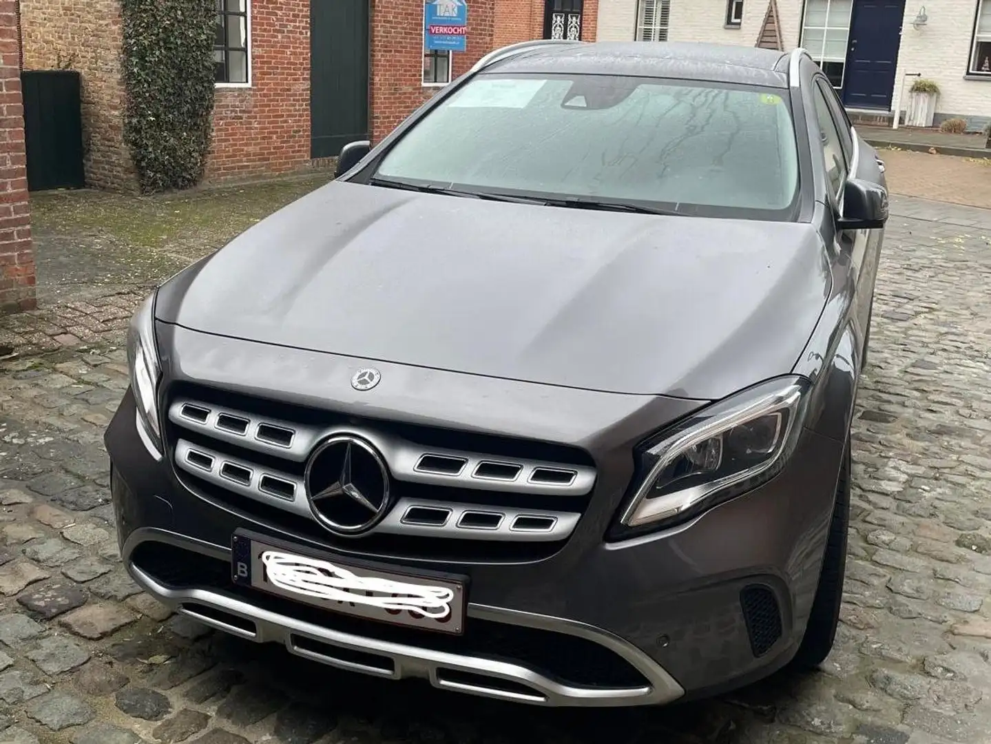 Mercedes-Benz GLA 180 GLA 180 AUTO / PANO DAK / CAM / NAV Argent - 1