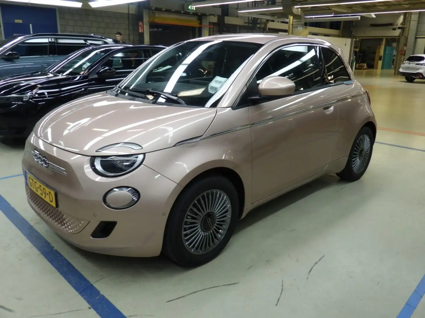 Fiat 500e Urban 42 kWh 3 Fase | Pack Comfort + Pack Style | Rood - 1