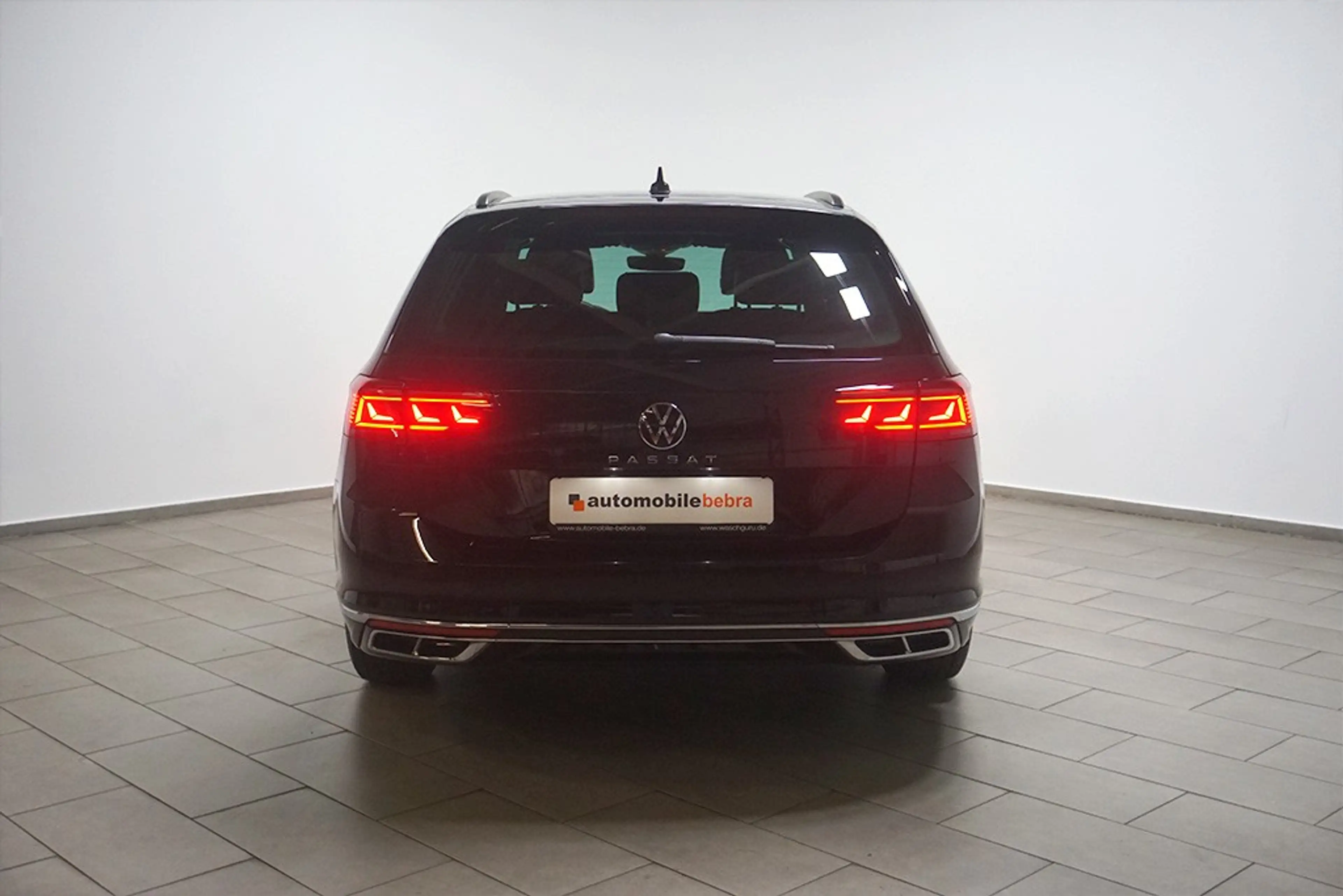 Volkswagen Passat 2.0TDI DSG 2xR-Line Virtual AHK Navi — photo 6