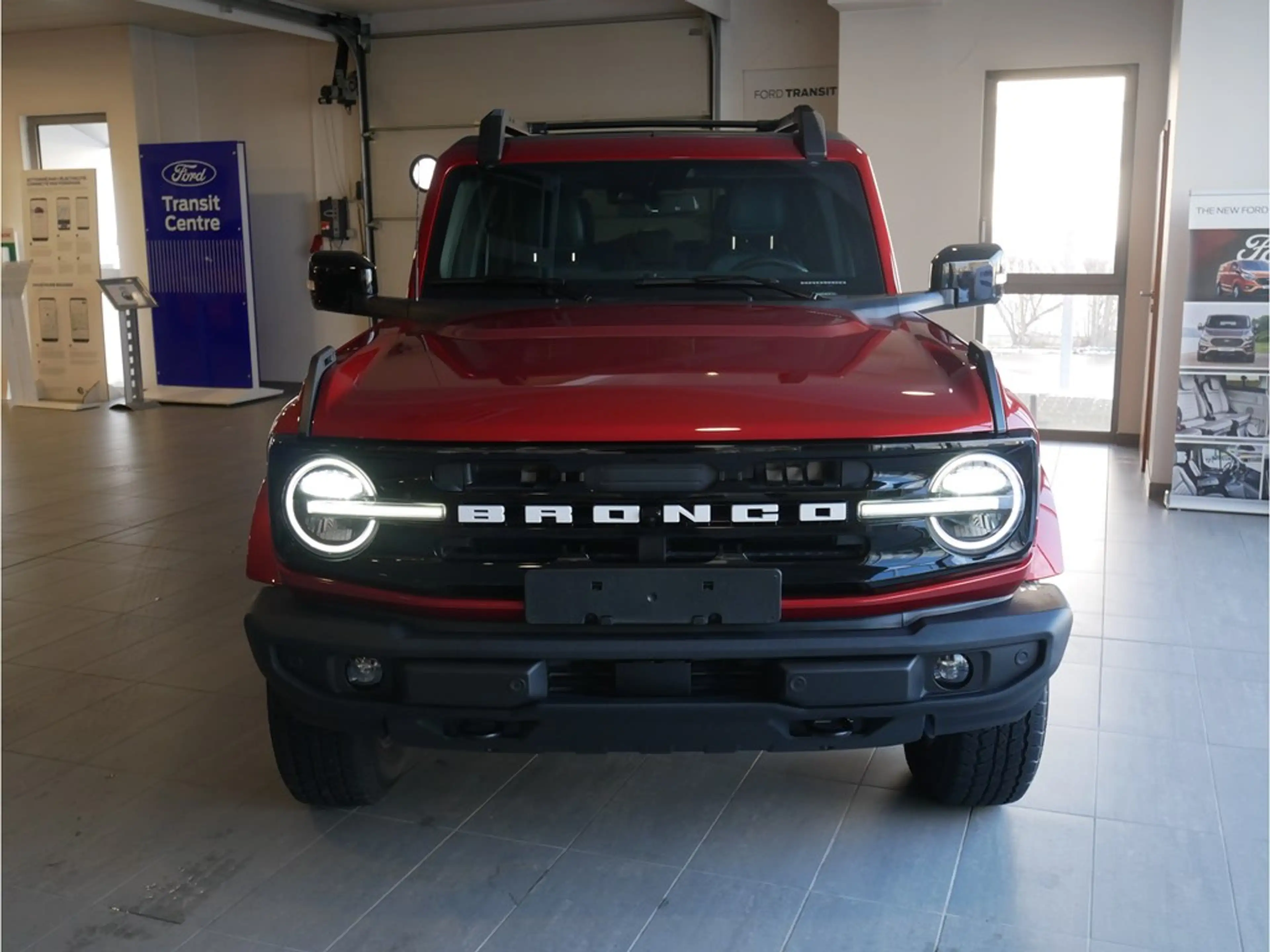 Ford Bronco 2.7 V6 EcoBoost 335cv 4x4 A10 Outer Banks — photo 3