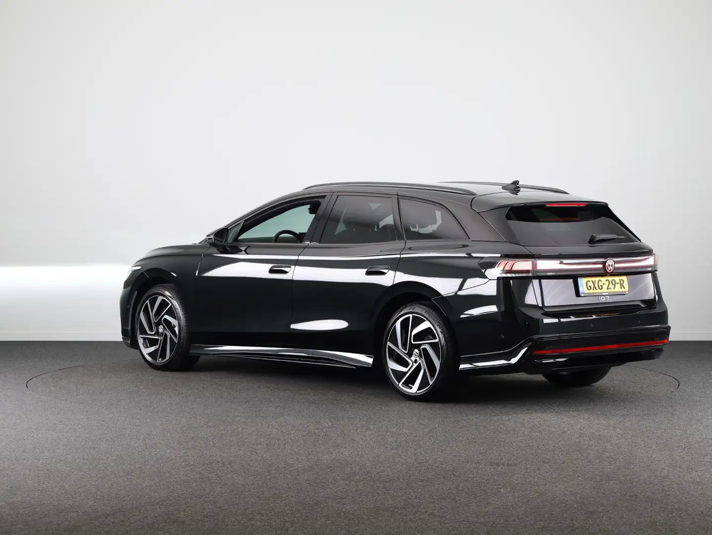 Volkswagen ID.7 Tourer Pro Business 77 kWh 286PK | 20 "Lm velgen | Zwart - 2
