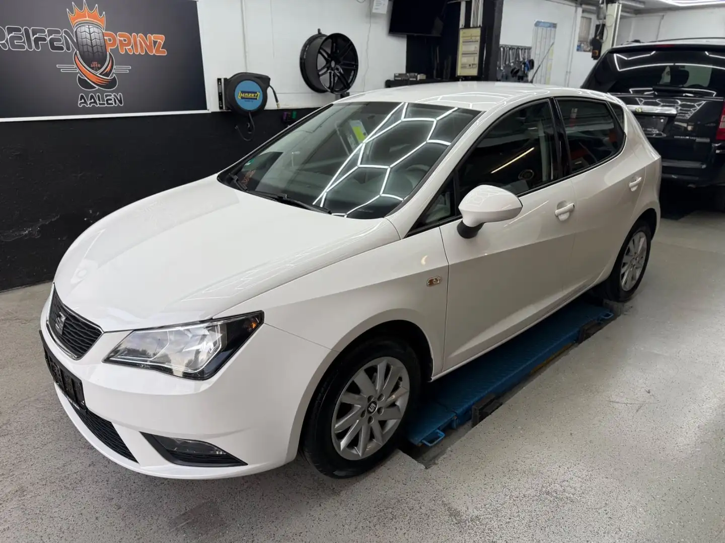 SEAT Ibiza 1.2 Style / 2.Hand/Tempomat/voll S.heft Weiß - 2