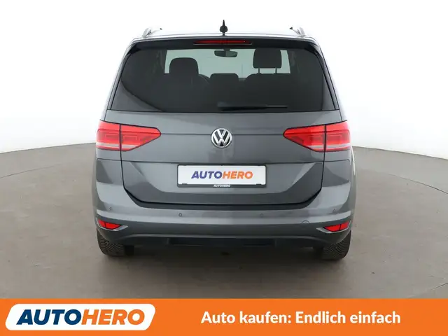 Volkswagen Touran view 5