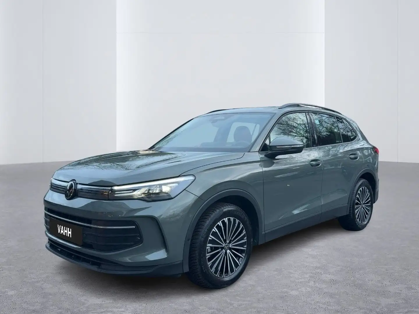 Volkswagen Tiguan 1.5 eTSI Life DSG AHK Ganzjahresreifen Groen - 2