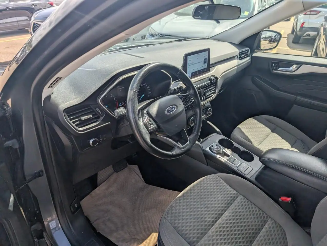 Ford Escape снимка Ford Escape