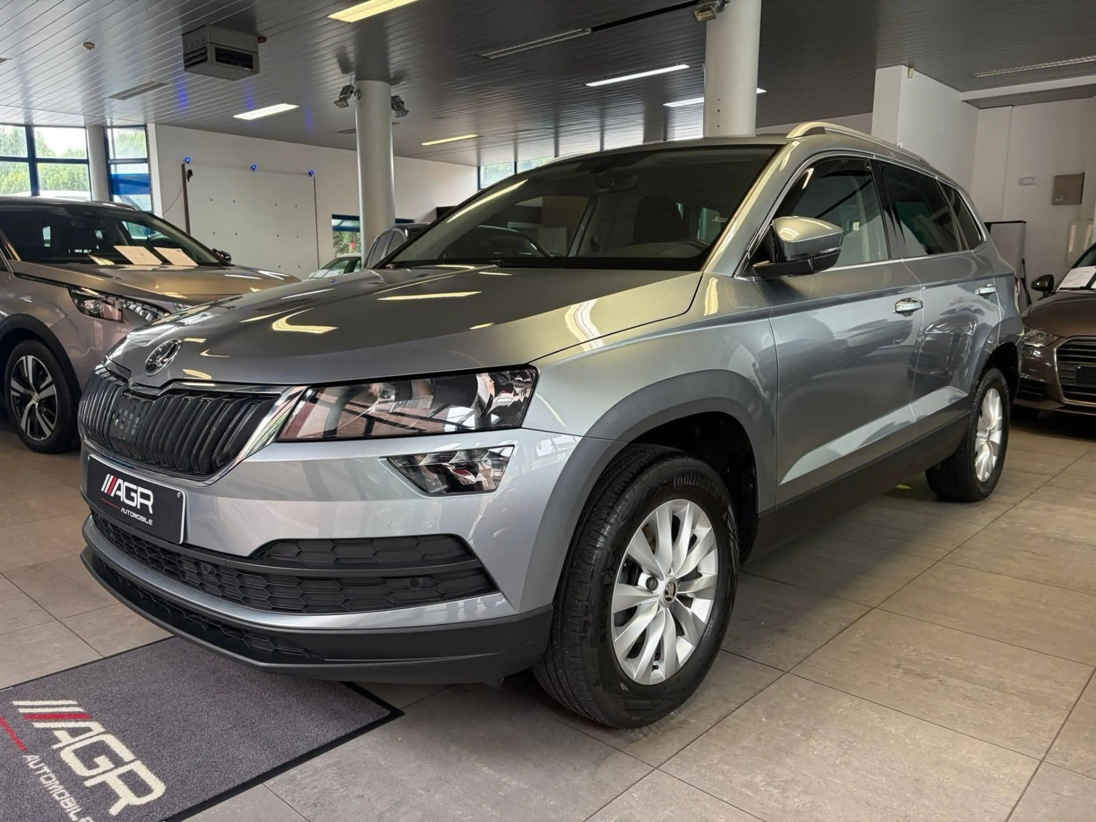 Skoda Karoq BOITE AUTO TRES BIEN EQUIPEE GARANTIE — photo 2
