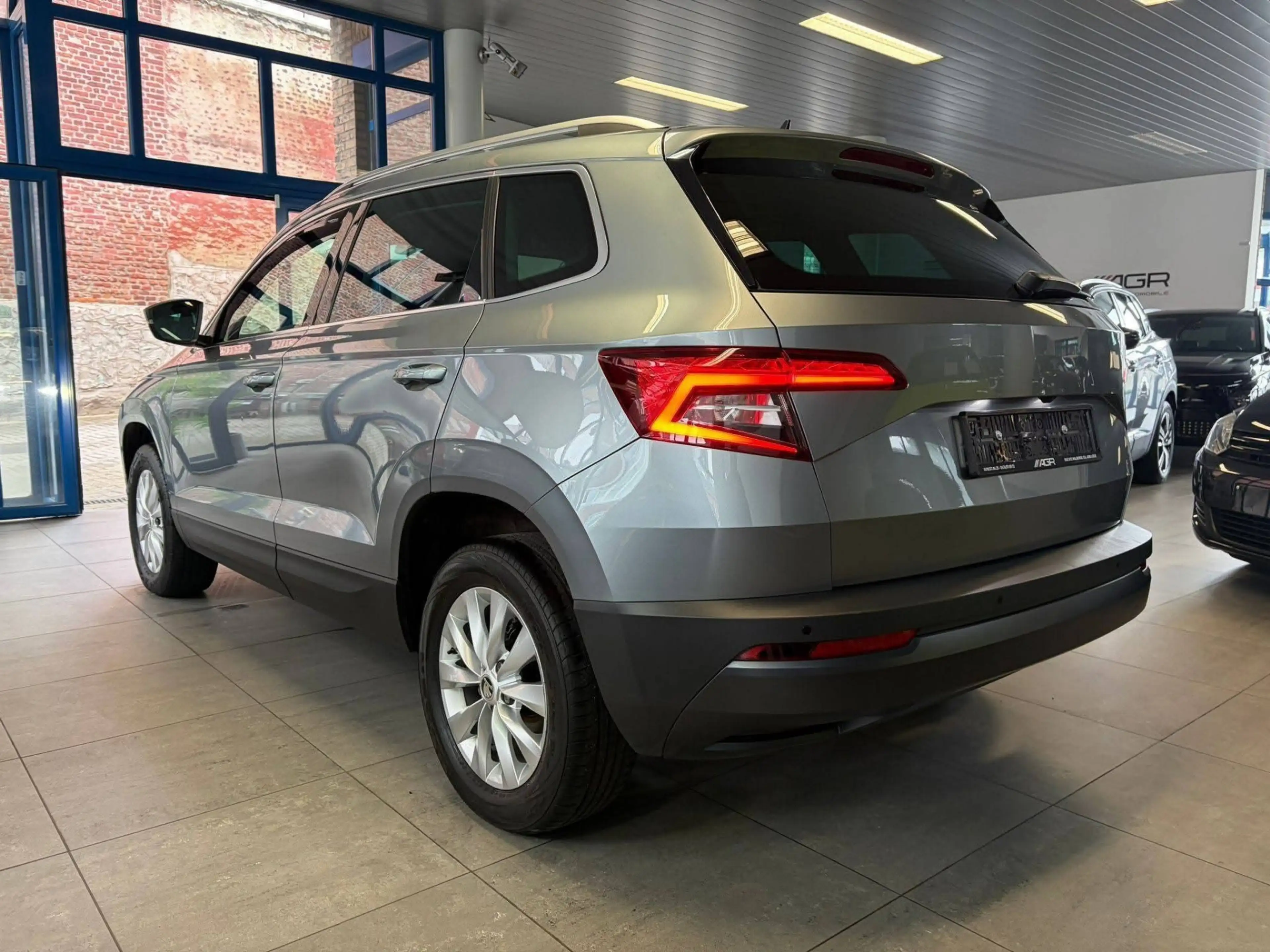 Skoda Karoq BOITE AUTO TRES BIEN EQUIPEE GARANTIE — photo 15