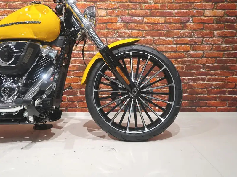 Harley-Davidson Breakout - foto 3