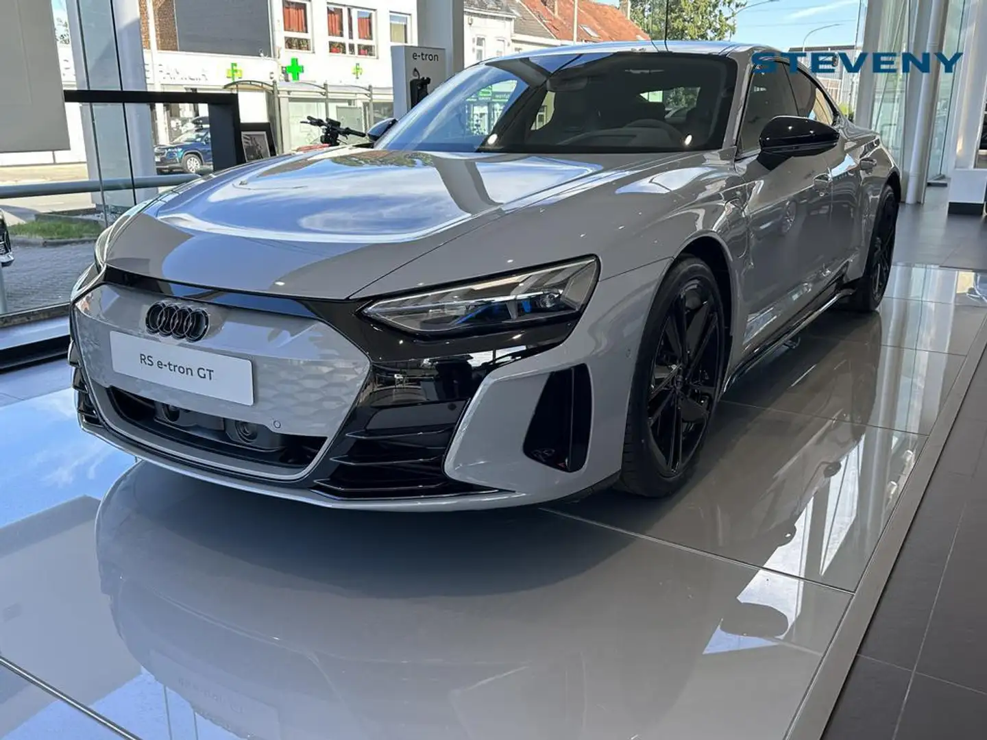 Audi e-tron GT GT 93.4 kWh Quattro RS e-tron GT Gri - 1