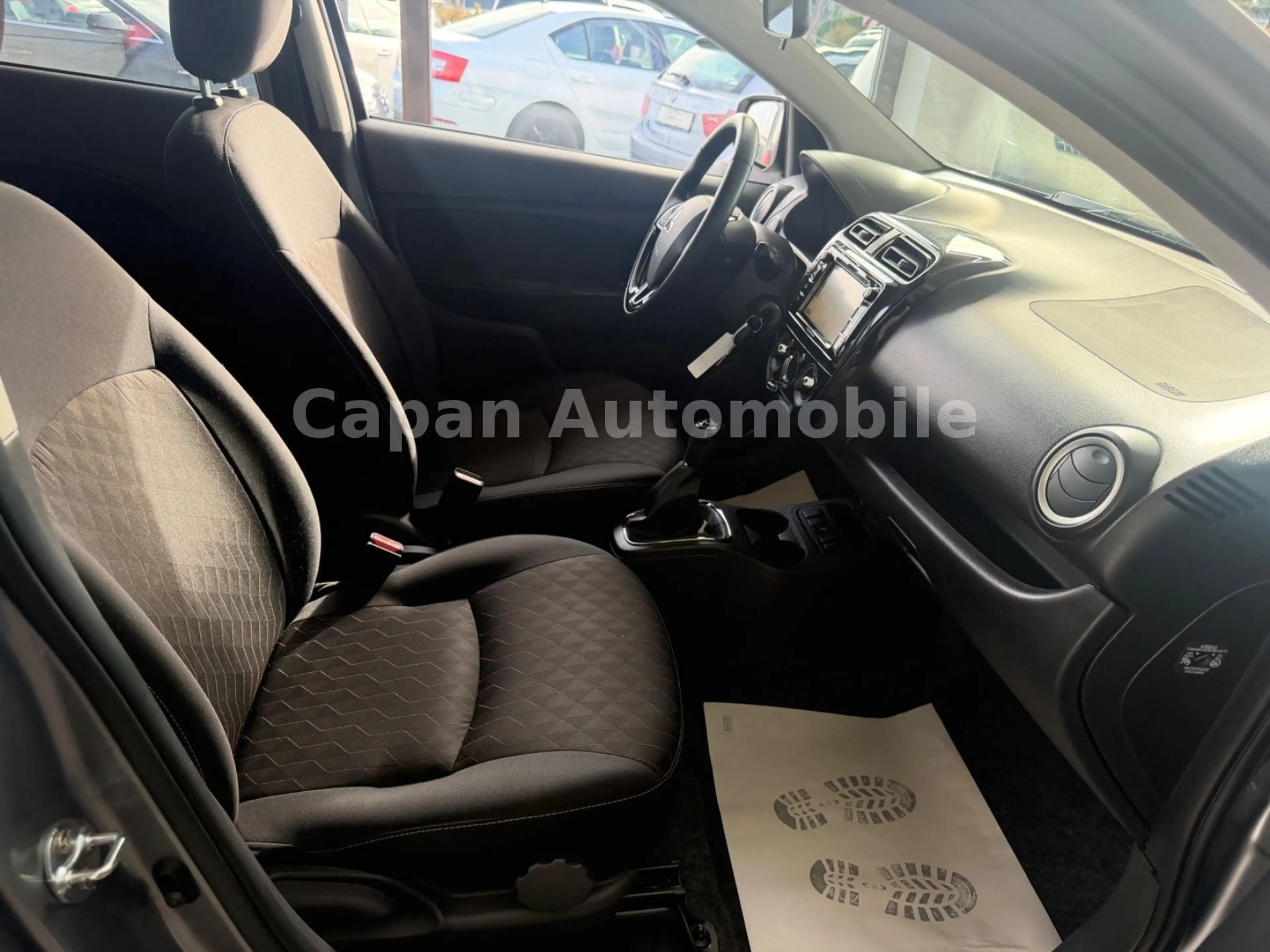Mitsubishi Space Star Intro Edition+ Scheckheft/Navi/SHZ/E6 — photo 15