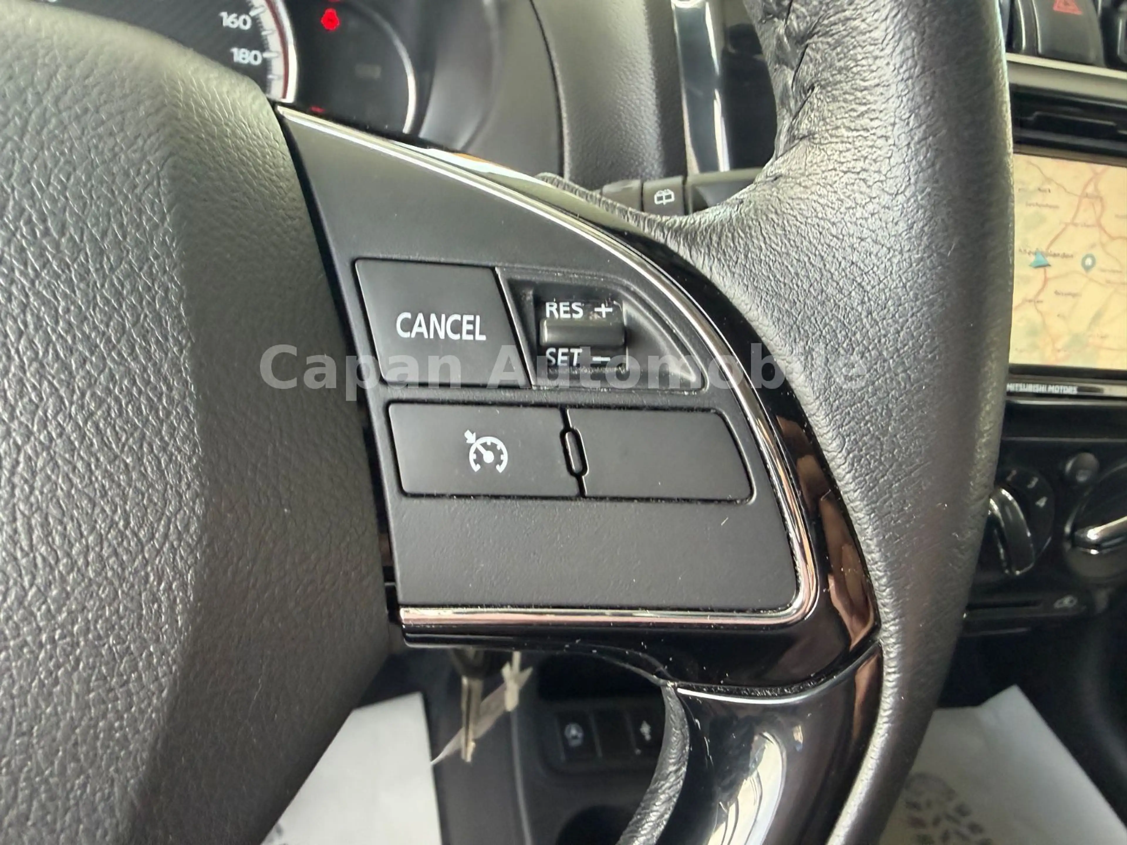 Mitsubishi Space Star Intro Edition+ Scheckheft/Navi/SHZ/E6 — photo 12