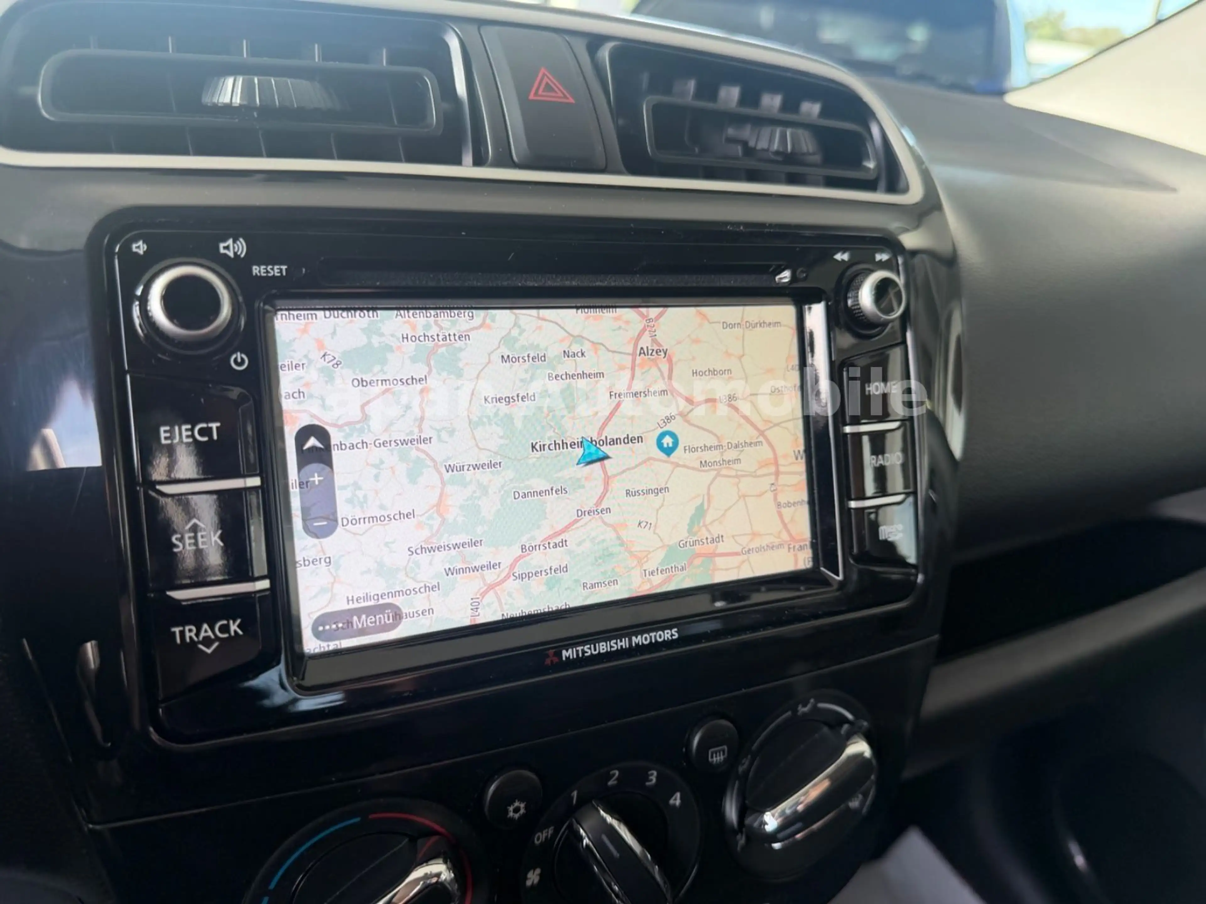 Mitsubishi Space Star Intro Edition+ Scheckheft/Navi/SHZ/E6 — photo 10