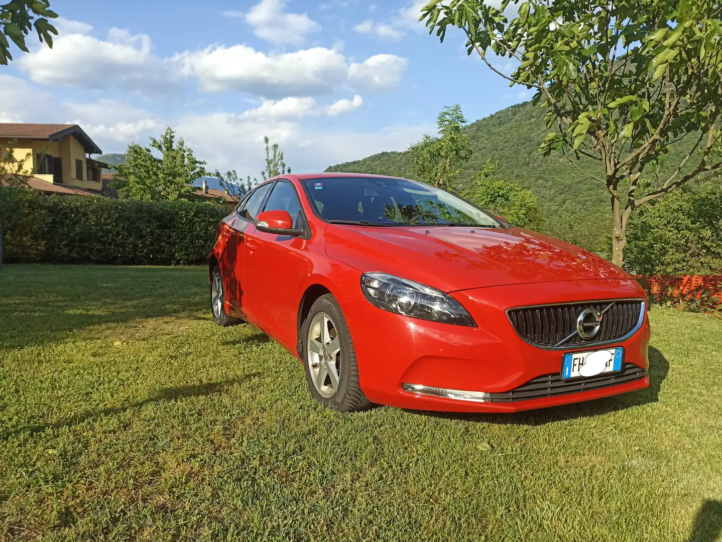 Volvo V40 V40 D2 Kinetic crvena - 1
