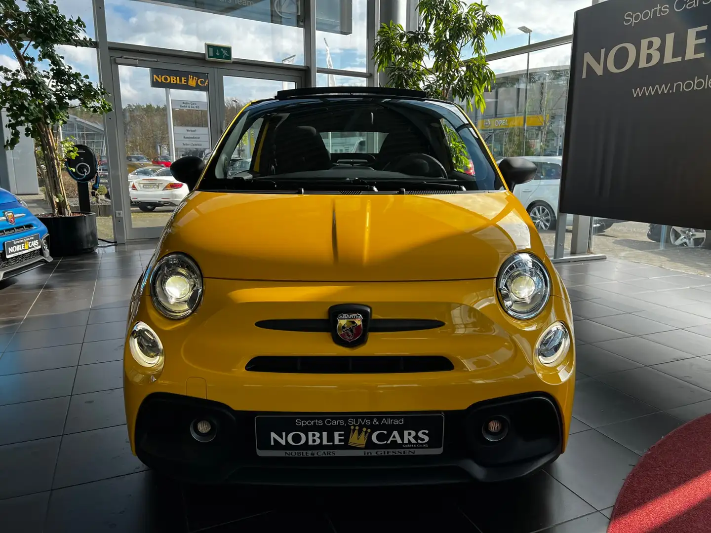 Abarth 595C Competizione XENON NAVI ALU Gelb - 2