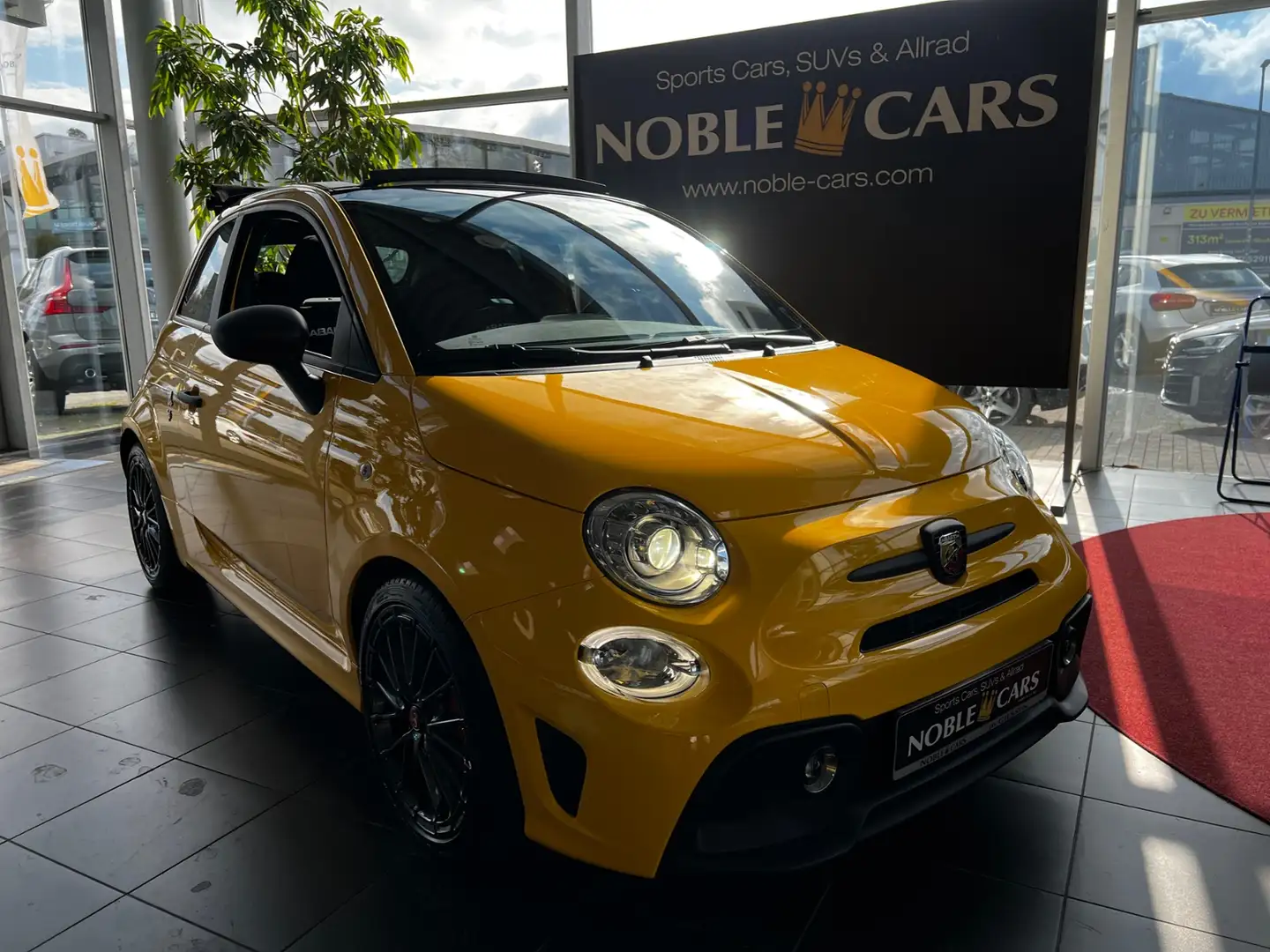 Abarth 595C Competizione XENON NAVI ALU Gelb - 1