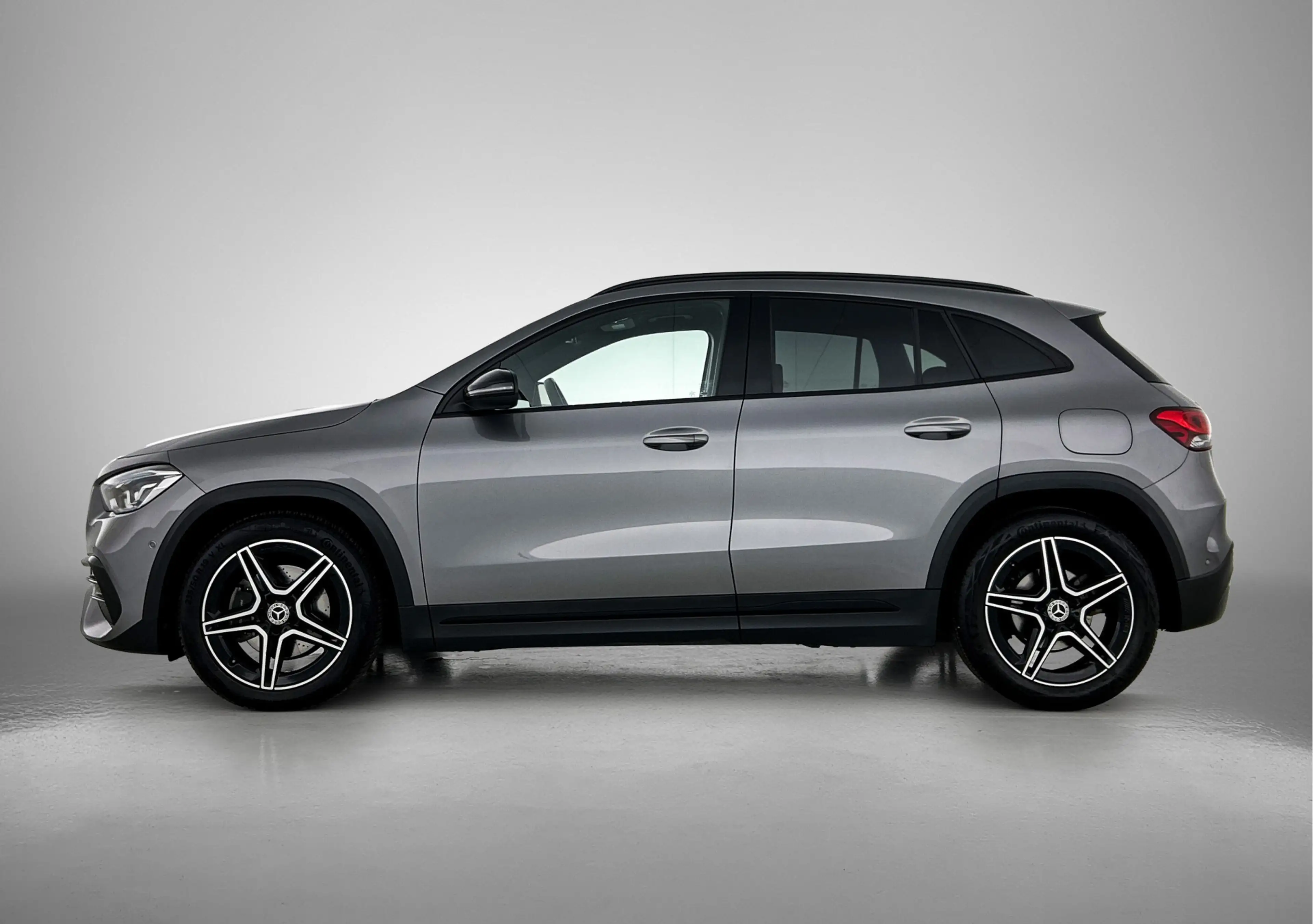 Mercedes-Benz GLA 200 Business Solution AMG | Sfeerverlichting | Trekhaa — photo 3