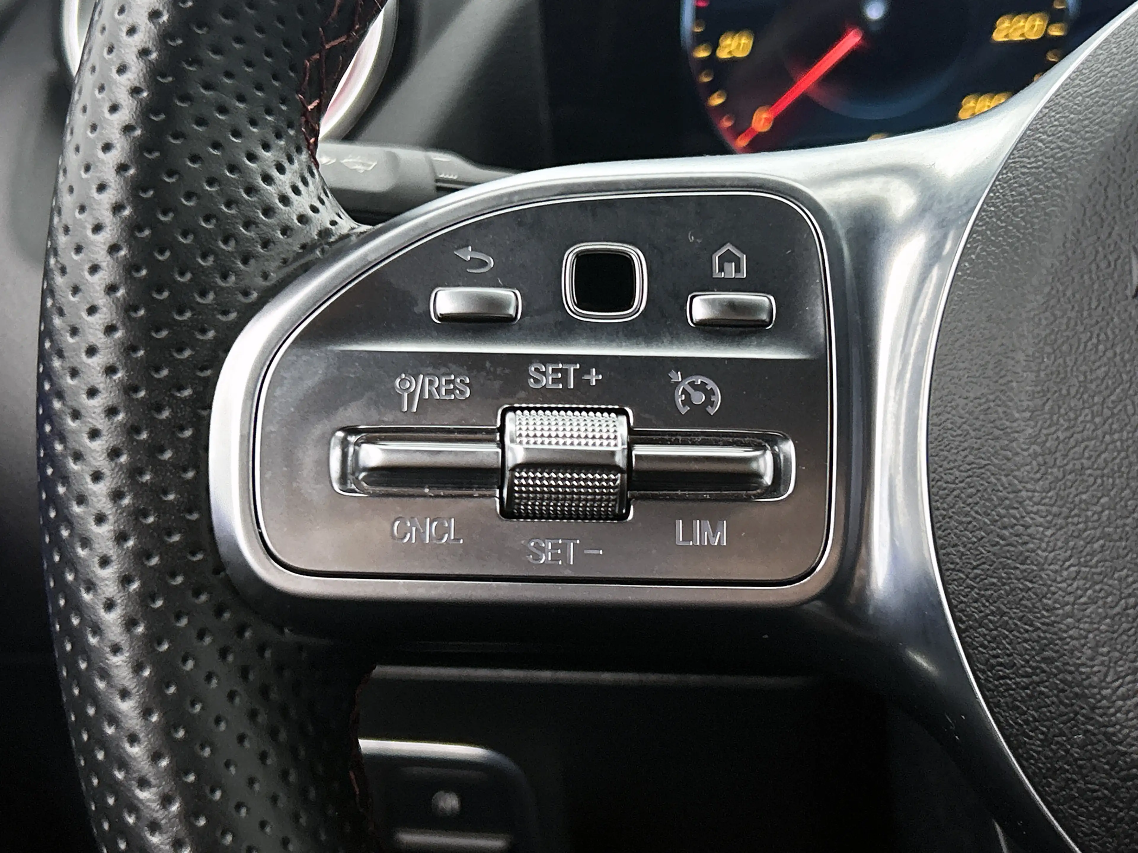 Mercedes-Benz GLA 200 Business Solution AMG | Sfeerverlichting | Trekhaa — photo 14