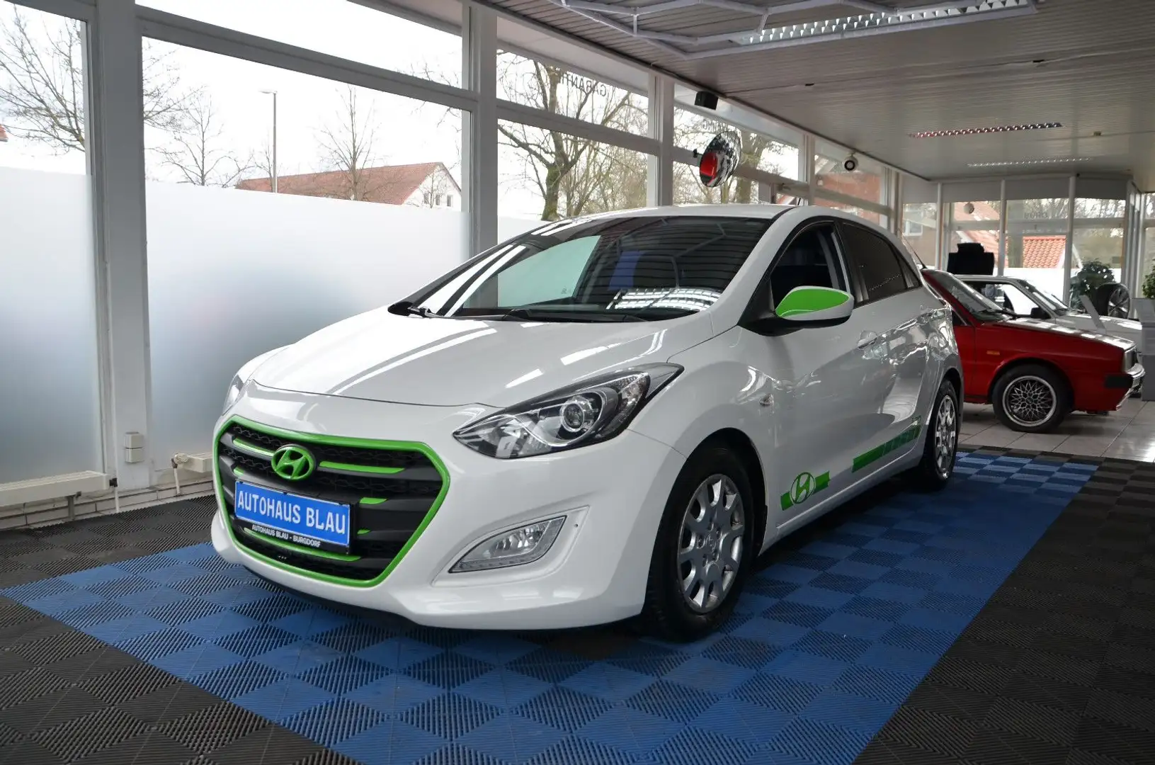 Hyundai i30 Classic *KLIMA*SITZHZG*PDC*5-TÜRIG*TÜV 11-27 Weiß - 1