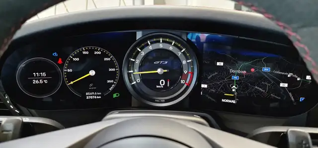 Porsche 911 view 15